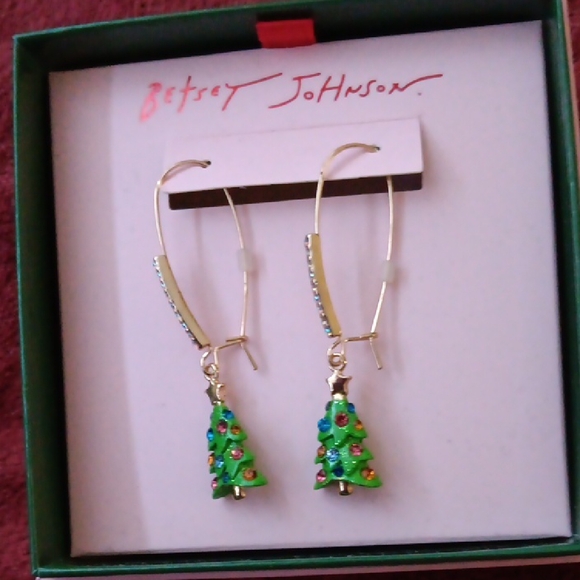 Betsey Johnson Jewelry - Betsey Johnson Festive Green and Gold Tree Earrings